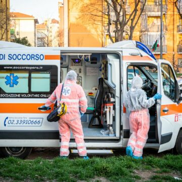 Covid: in Campania aumentano ricoveri ordinari e in intensive