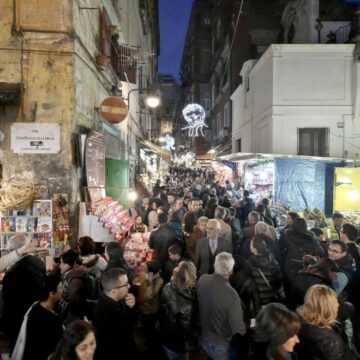 Napoli. Natale, boom di turisti al centro storico