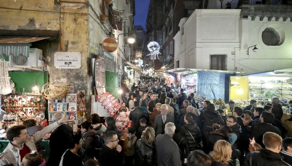 Napoli. Natale, boom di turisti al centro storico
