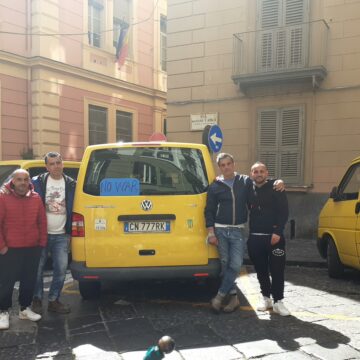 Napoli.  Proposta degli autisti  della ‘TS Napoli’: “Il comune ci affidi  oltre il trasporto scolastico anche  il trasporto anziani e disabili  e i campi estivi”