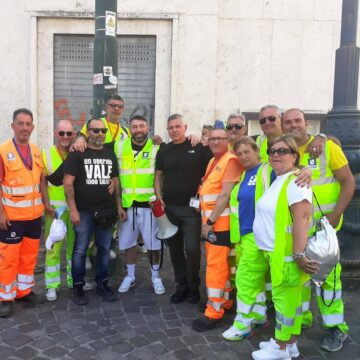 Napoli. Manutenzione Stradale, lavoratori  e sindacati manifestano per il rinnovo dei contratti a tempo indeterminato