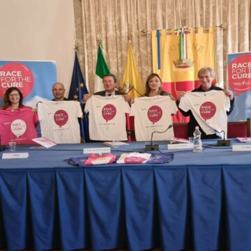 Napoli. Presentata a Palazzo San Giacomo “Race for the Cure”, la più grande manifestazione al mondo per la lotta ai tumori al seno