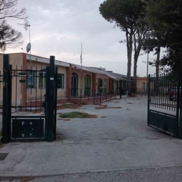 Cercola.  Attività commerciale abusiva al Centro Sociale Edifutura, atti gravi tirati fuori in consiglio comunale. L’assessore Belprato si dichiara inesperta