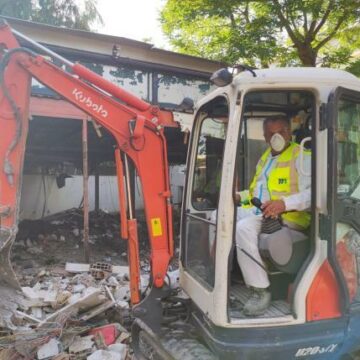 Napoli.  Abbattuto manufatto abusivo,  ex Chalet Le terrazze di Posillipo