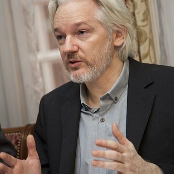 Napoli. Cittadinanza onoraria ad Assange: venerdì in Sala dei Baroni la cerimoniaNapoli.