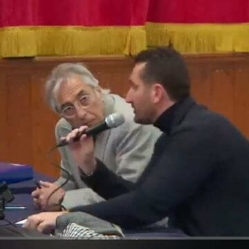 Cercola. Ufficio Stampa, l’ex sindaco Fiengo accusa Biagio Rossi: “Marchetta elettorale”.  Chiesto l’invio in Procura di tutti gli atti dell’affidamento