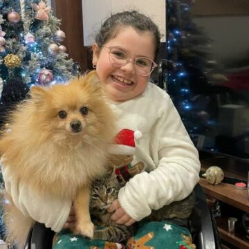 Acerra. Rubano il cane a una bambina disabile. L’appello del il papà: ‘Mia figlia è disperata’