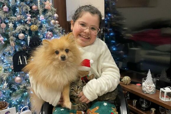 Acerra. Rubano il cane a una bambina disabile. L’appello del il papà: ‘Mia figlia è disperata’