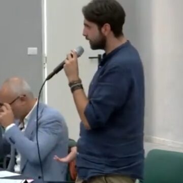 Cercola. Monnezzopoli, il sindaco Biagio Rossi: “Mi turba quanto mi hanno riferito a voce quelli della Teknoservice!”, replica  Marco Picardi: “Chi ‘gestisce’ oggi i rifiuti con te è lo stesso gruppo politico di ieri”