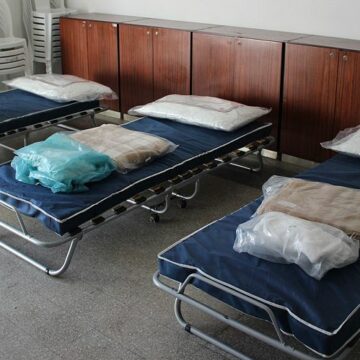 Napoli. Emergenza Freddo, il Comune aumenta i posti letto per i più fragili. 1500 kit di prima accoglienza