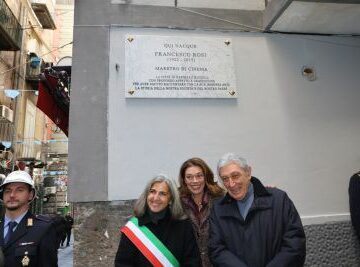 Napoli. Una targa in marmo sullo stabile al civico 8 di via Montecalvario ricorderà il luogo in cui nacque Francesco Rosi