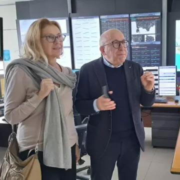 Direttore INGV De Vito: “Gas Campi Flegrei è a 4 km da superficie, in risalita”