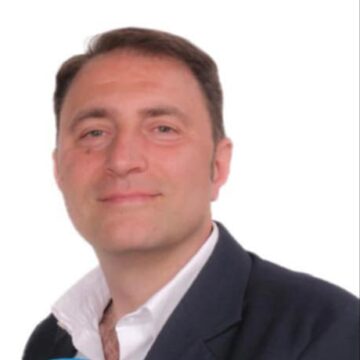 ‘Per Volla’: “Pipolo non ci rappresenta, ha disatteso gli impegni preelettorali. Non si è dimesso  da consigliere comunale, ha sostenuto il PD alla Regione”. I cattolici ‘stendono’ l’ex assessore