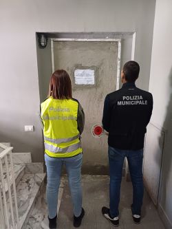 Napoli. Polizia Locale: sventata occupazione abusiva alloggio ERP via Campano