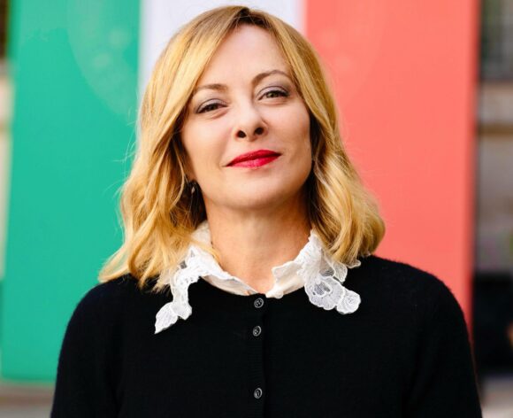 Giorgia Meloni: “Lavoro pilastro di questo Governo, creati un milione di posti lavoro in più. Buon 1°Maggio a chi lavora e a chi cerca un’occasione di lavoro”