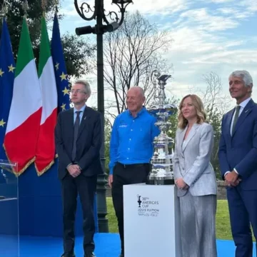 Giorgia Meloni: America’s Cup a Napoli un orgoglio per ogni italiano. Eventi planetario ed è anche un omaggio al nostro mare