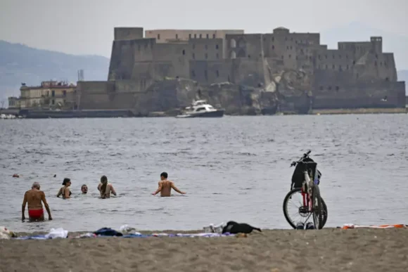 ‘Allarme caldo’ della Protezione Civile. In Campania da domani fino a lunedì alle 14 rialzo delle temperature di 6/7° sulla media del periodo
