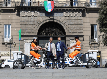 Napoli. Bici elettriche per la pulizia della città, presentati i nuovi mezzi Asia
