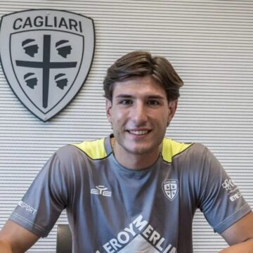 Ufficiale, Gennaro Borrelli firma con il Cagliari. Il bomber vollese ritorna in serie A