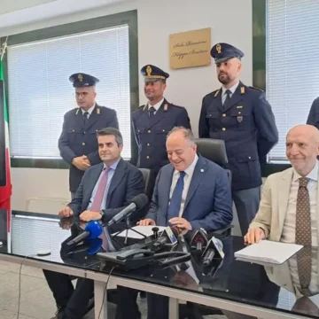 Napoli. Blitz Anticamorra, 25 misure cautelari, preocutore Gratteri: “Colpito un clan di serie A. Abbiamo liberato una parte importante della città”
