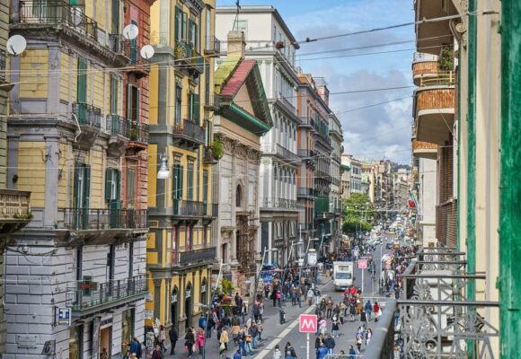 Napoli. Via Toledo, approvato progetto manutenzione tra piazza Carità e piazza Trieste e Trento: finanziamento di oltre 3 milioni, al via lavori entro novembre