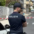 Napoli. Si torna a sparare a Ponticelli, ferito alla gamba un 44enne. Indaga il Commissariato di Polizia