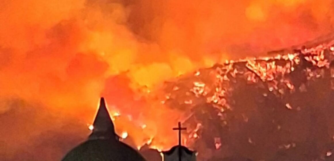 Fiamme sul Vesuvio, attivato tavolo permanente in Prefettura