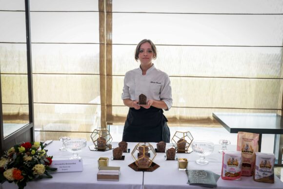 Alessandra Bernardini si aggiudica l’ottava edizione di “San Gennà…Un Dolce per San Gennaro” by Mulino Caputo con “Pucundria – Il miracolo è nel ritorno”