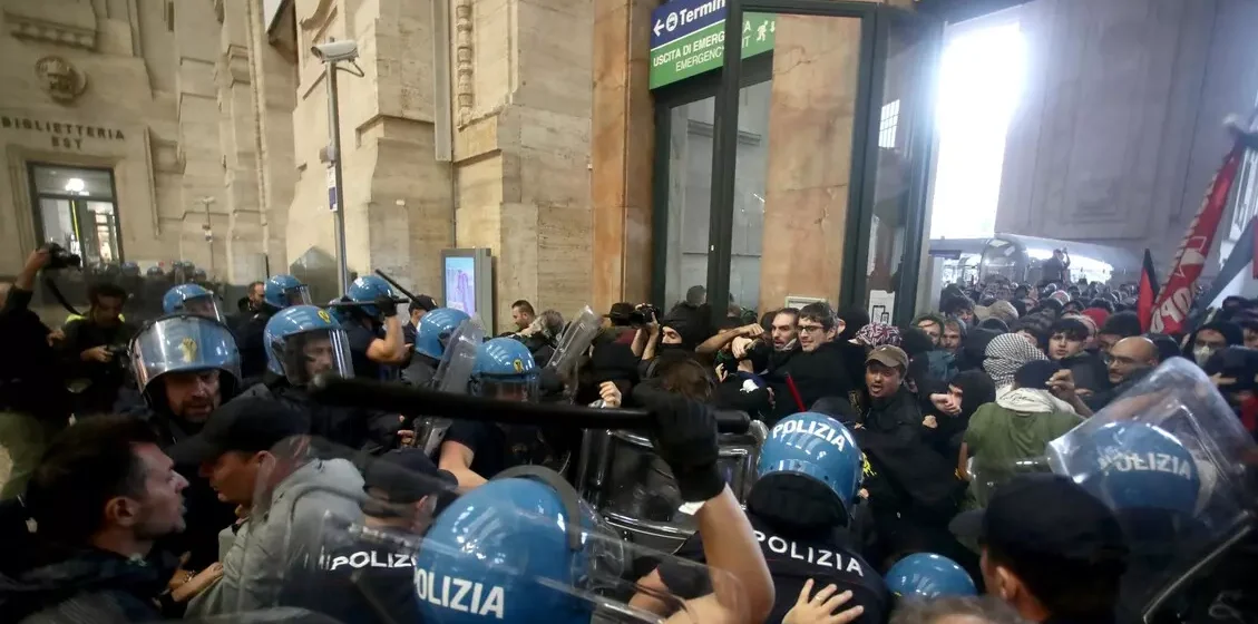 60 poliziotti feriti negli scontri di piazza per le manifestazioni pro Gaza.  Scalzo (Cosap): “Ora nuova regole d’ingaggio, pene immediate e certe per i violenti e tolleranza zero per chi vuole le piazze dei campi di battaglia”