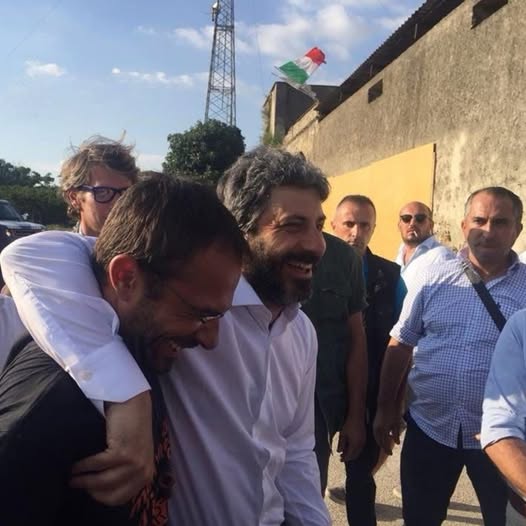 fico e russo Roberto Fico fa visita alla Masseria Ferraioli ad Afragola domenica 2 novembre. Giovanni Russo, capolista della lista Fico Presidente: “Dalla Masseria al futuro, insieme. Non io, NOI.”