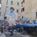 Napoli. I ‘caschi bianchi’ partenopei sequestrano magliette e gadgets nella zona del murales di Maradona
