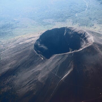 Vesuvius_from_plane Vulcanologia, finanza e sicurezza informatica. La rivoluzione della fisica quantistica a Pompei venerdì 14 novembre