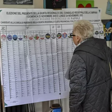 campani al voto Nei comuni sotto al Vesuvio affluenza in calo oltre il 3% rispetto alle regionali 2020