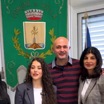 Volla. Mancette elettorali per i riferimenti del PD e Pelliccia (Forza Italia)?  A poche ore dal voto regionale monta il caso dei fondi assegnati  a candidati al consiglio comunale,  ‘sostenitori’  dell’amministrazione Di Costanzo.