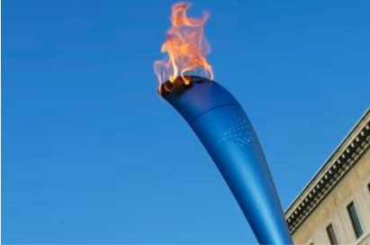 fiamma olimpicva cortina milanom2026 Napoli accoglie la Fiamma Olimpica e Paralimpica Milano Cortina 2026: il 23 dicembre grande evento in Piazza del Plebiscito