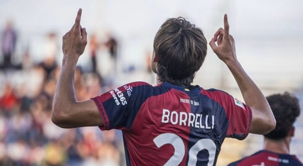 Serie A. Prima doppietta in serie A per il bomber vollese Gennaro Borrelli nel 3 a 3 tra Cagliari e Genoa
