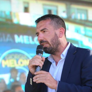 Campania, Ruspandini (Fratelli d’Italia): “La sinistra non si indigna dell’endorsement dell’ex brigatista rosso Aprea per Fico?”,  decisa presa di posizione del vicecapogruppo alla Camera di Fratelli d’Italia