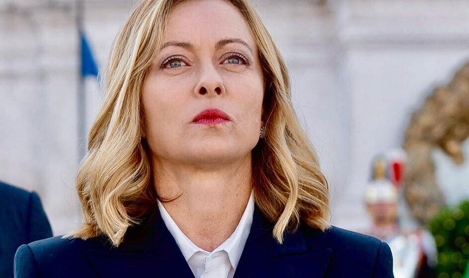 meloni 4 novmebre Giorno dell’Unità Nazionale e delle Forze Armate, Giorgia Meloni: “Onoriamo il sacrificio di chi, con coraggio e dedizione, ha difeso la libertà e l’unità della nostra Patria”