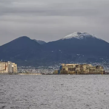 vesuvio neve Neve sul Vesuvio e forte calo delle temperature