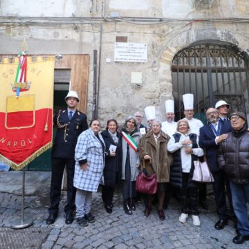Tre vicoli per i cuochi-letterati: Napoli celebra la sua storia gastronomica