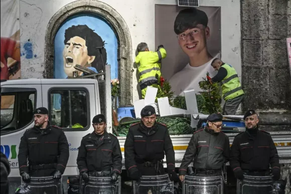 Napoli. Rione Sanità, rimosso altarino   dedicato a nipote boss 15enne ucciso un anno fa