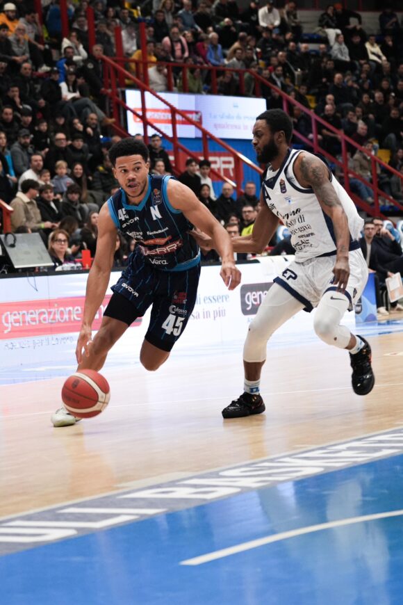 Serie A Basket. Domani   il Napoli al PalaCarnera di  Cremona, coach Magro: Ci attende una partita difficile”. Diretta tv su Sky Sport Basket (ch 205)
