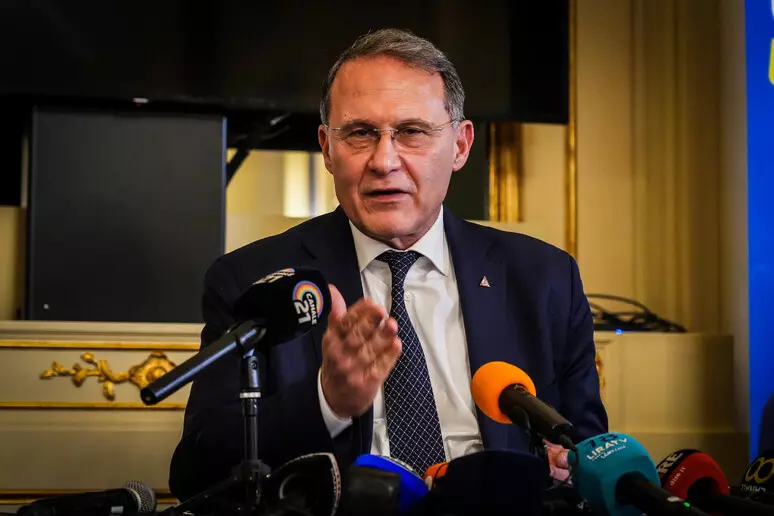 cirielli opposizione Regione Campania. Cirielli: “Pronti ad opposizione seria , ma costruttiva al Presidente Fico”