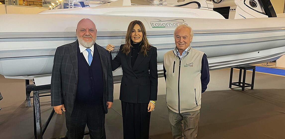 da sx. Fabio Casasoli (AD Fiera Roma), Daniela Santanchè (Min. Turismo) e Gennaro Amato (Pres. AFINA) Ministro Santanchè al Salone Nautico di Roma: “Fare squadra con altri Ministeri per favorire l’economia blu”