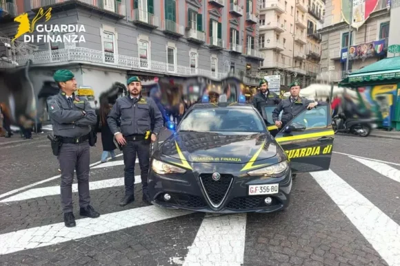 Napoli. Maxisequestro della Guardia di Finanza, tre milioni di prodotti contraffatti. 48 denunciati