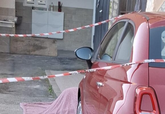 Cercola. Dramma a Caravita, morta 27enne: caduta dal 4°piano di un palazzo dell’ex Iacp. Residenti sotto shock, indaga la Tenenza dei Carabinieri