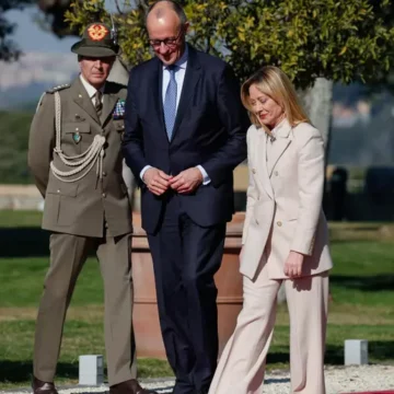 meloni merz Difesa. Accordo Italia – Germania, Meloni-Merz: “Risposta congiunta alle minacce alla Nato”
