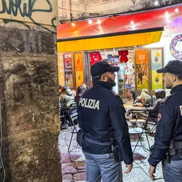 Ferimento fratello di Pisacane allenatore del Cagliari. Ansa: avrebbe fatto da paciere in una lite tra due ragazze