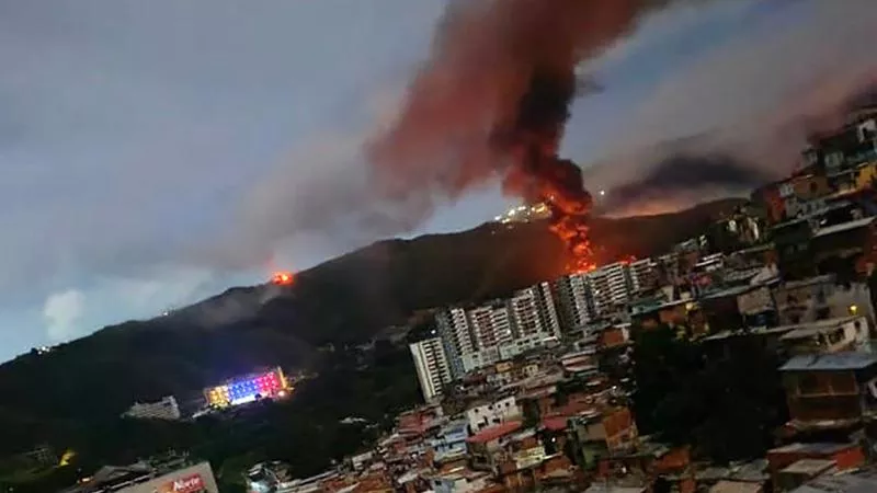 ven USA attaccano IL Venezuela, Trump: ‘Catturato Maduro e la moglie e portati fuori dal Paese. Operazione brillante’