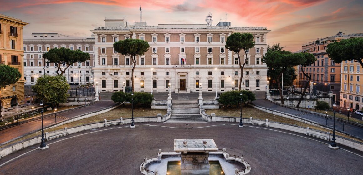 viminale La Prefettura, su delega del Ministero dell’Interno, ha inviato la Commissione d’Accesso al Comune di Torre Annunziata. Si verifica eventuali infilntrazioni mafiose e illegaltà